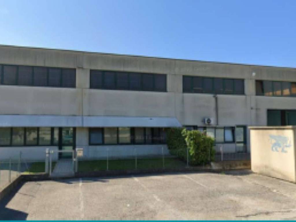locale commerciale in vendita a Sandrigo
