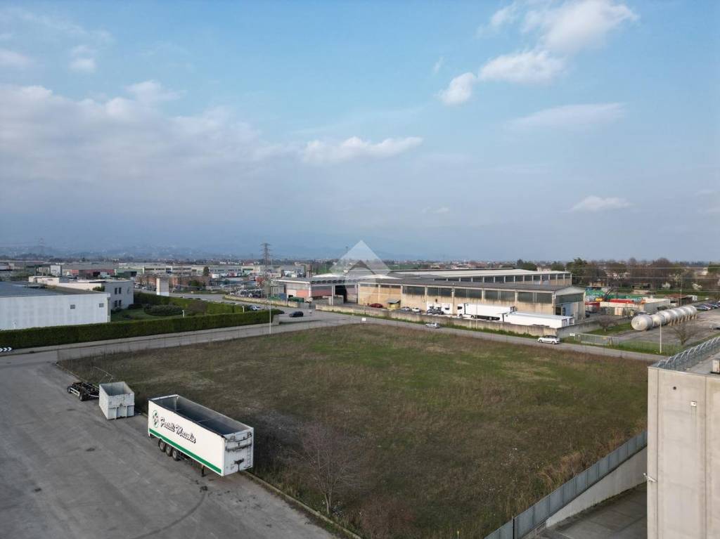 terreno edificabile in vendita a Sandrigo