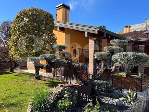 casa indipendente in vendita a Sandrigo