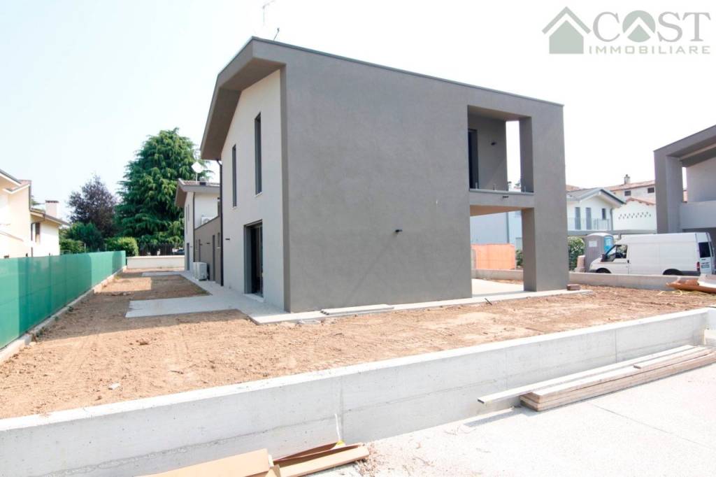 casa indipendente in vendita a Sandrigo