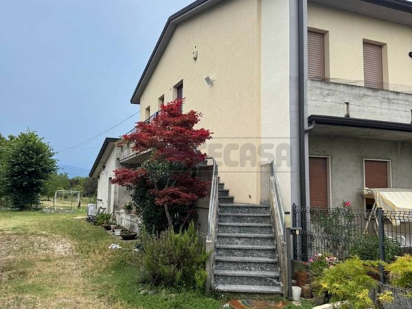 appartamento in vendita a Sandrigo in zona Lupia