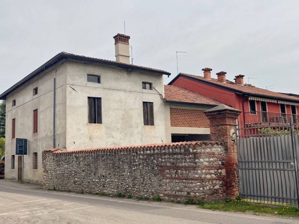 casa indipendente in vendita a Sandrigo