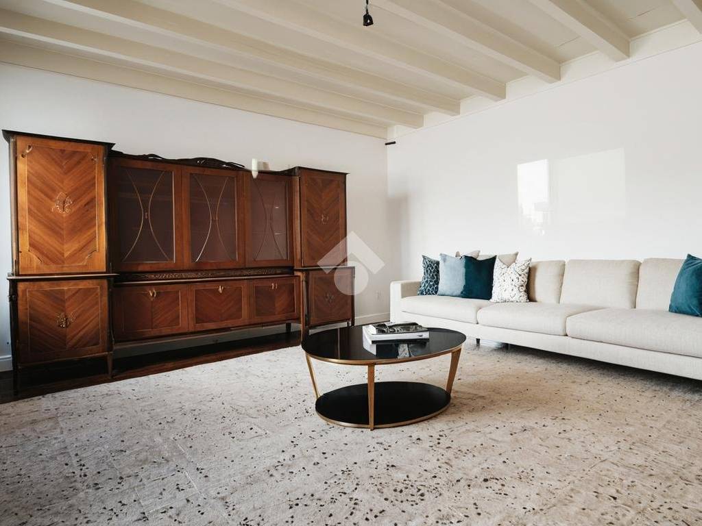 casa indipendente in vendita a San Pietro Mussolino