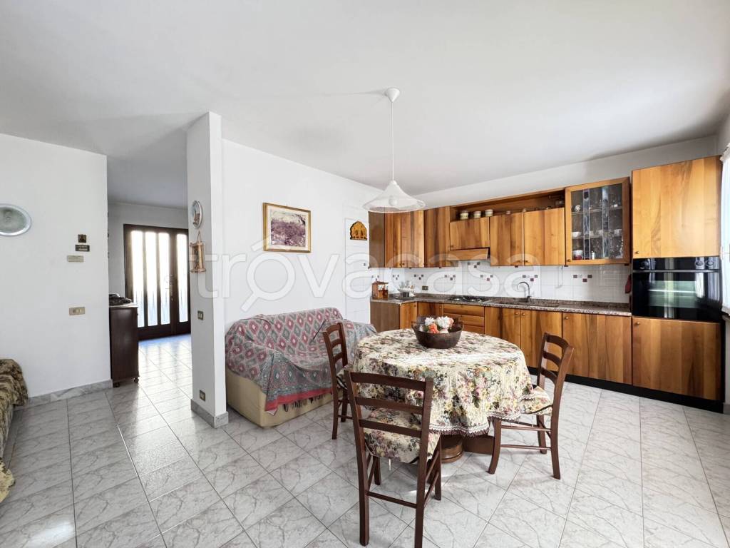 casa indipendente in vendita a San Pietro Mussolino