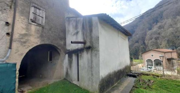 casa indipendente in vendita a San Pietro Mussolino in zona San Pietro Vecchio