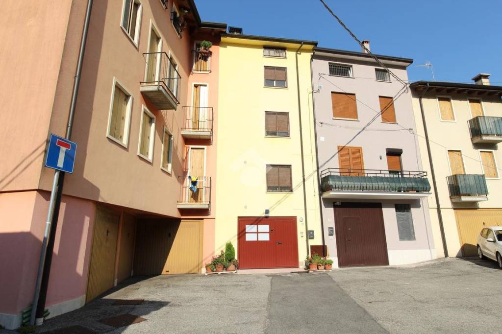 casa indipendente in vendita a San Pietro Mussolino in zona San Pietro Vecchio