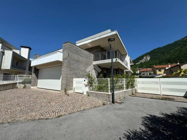 casa indipendente in vendita a Santorso