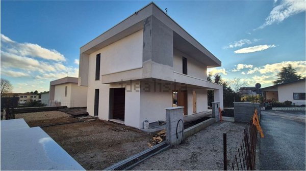 casa indipendente in vendita a Santorso