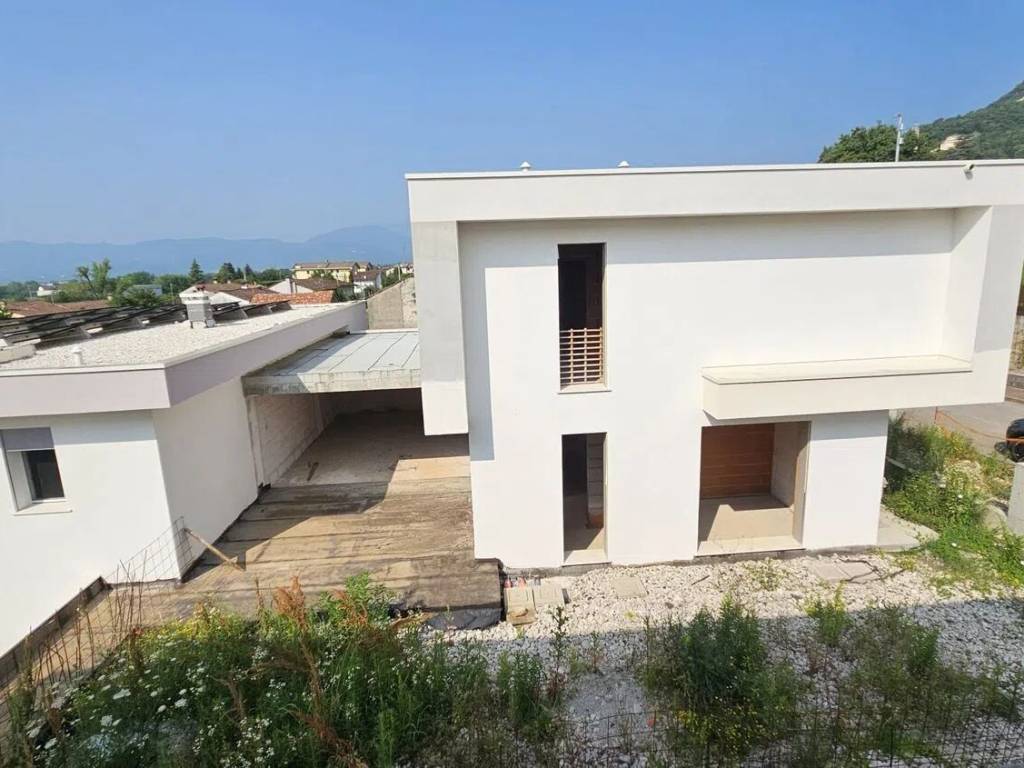 casa indipendente in vendita a Santorso