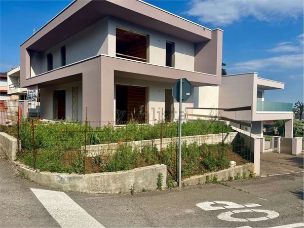 casa indipendente in vendita a Santorso