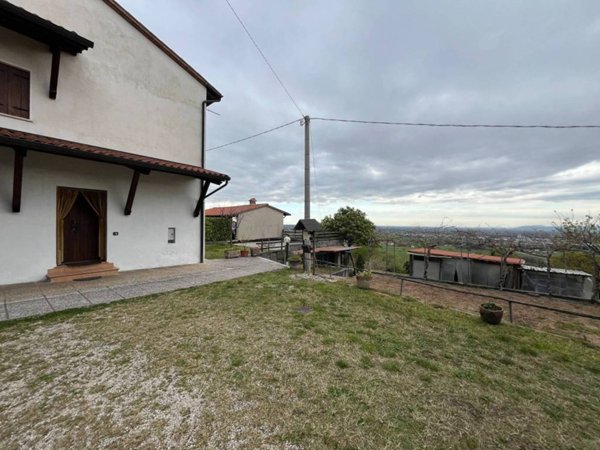 esavano in vendita a Santorso