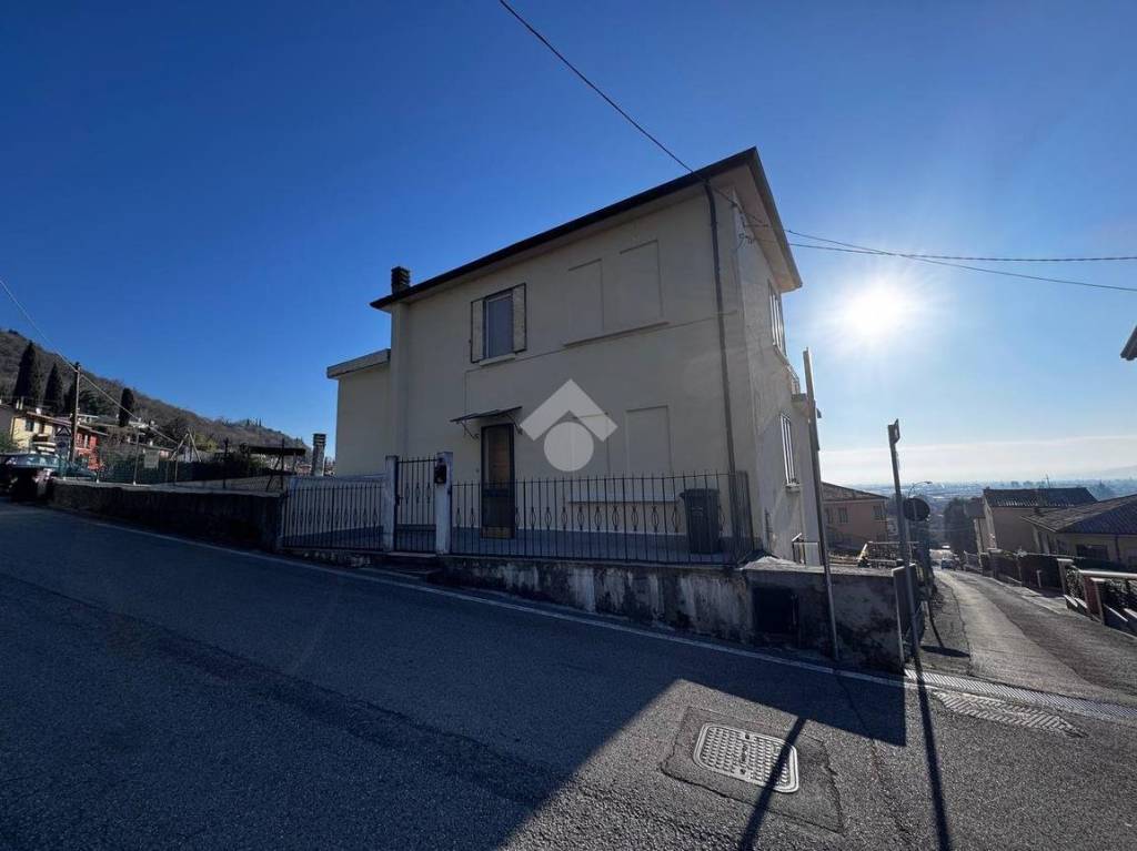 casa indipendente in vendita a Santorso