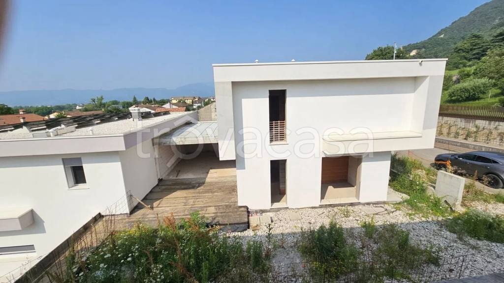 casa indipendente in vendita a Santorso