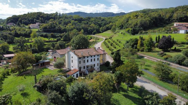 casa indipendente in vendita a San Vito di Leguzzano