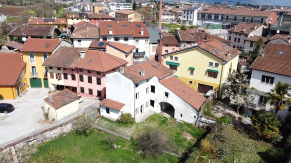 casa indipendente in vendita a San Vito di Leguzzano