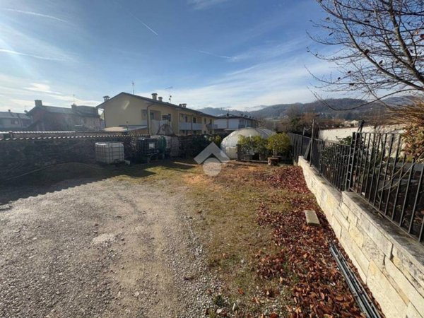 casa indipendente in vendita a San Vito di Leguzzano