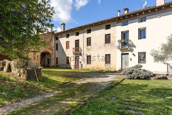 casa indipendente in vendita a San Vito di Leguzzano