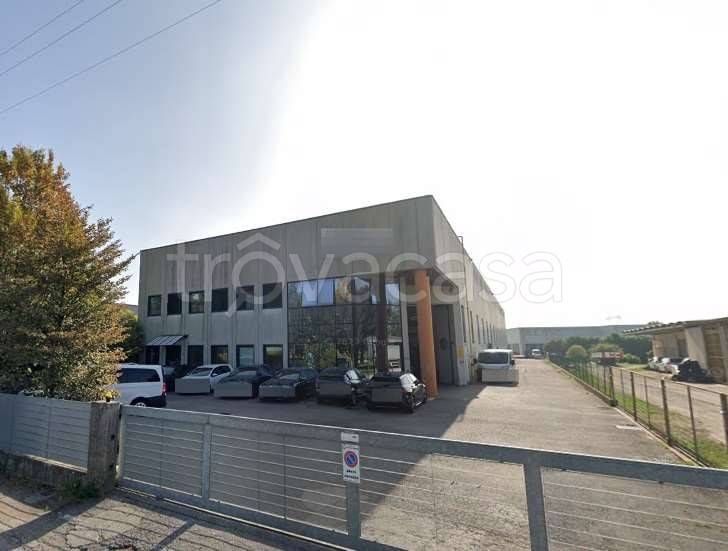 capannone in vendita a San Vito di Leguzzano