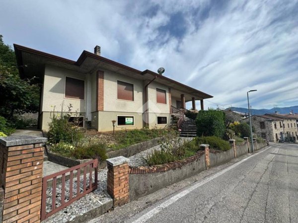 casa indipendente in vendita a San Vito di Leguzzano in zona Leguzzano