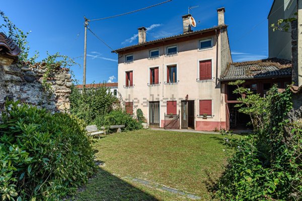 casa indipendente in vendita a San Vito di Leguzzano