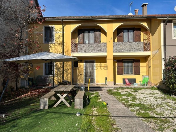 casa indipendente in vendita a San Vito di Leguzzano