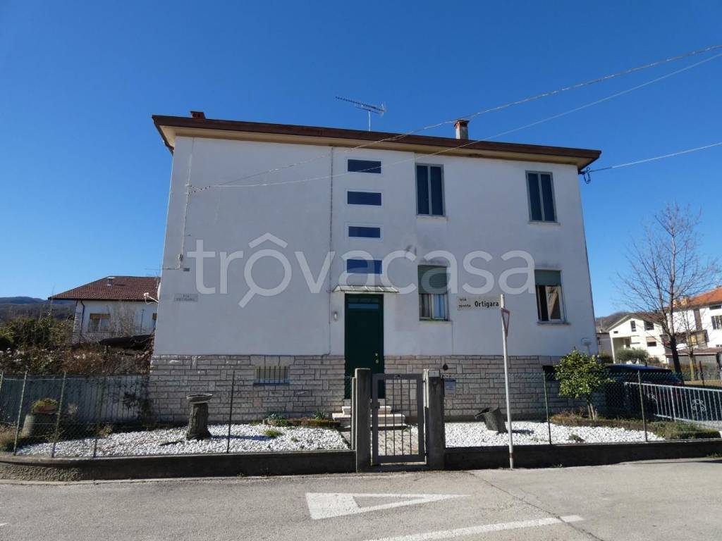 appartamento in vendita a San Vito di Leguzzano