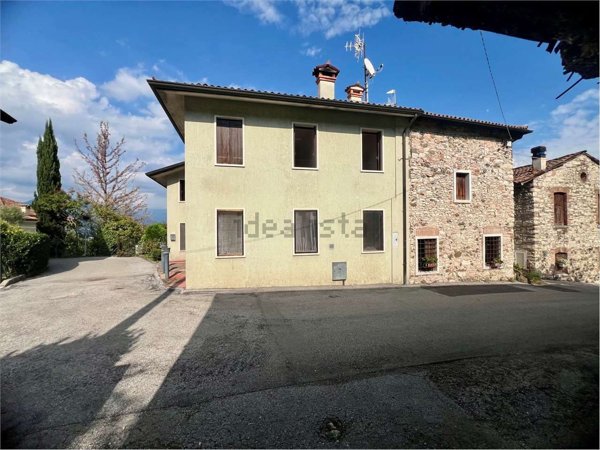 casa indipendente in vendita a San Vito di Leguzzano