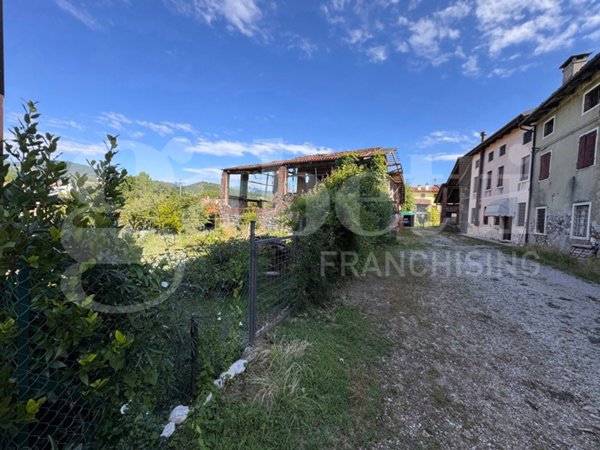 casa indipendente in vendita a San Vito di Leguzzano in zona Leguzzano