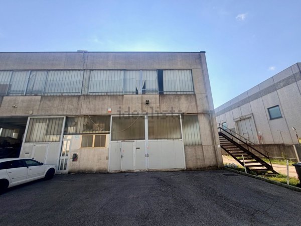 ufficio in vendita a San Vito di Leguzzano