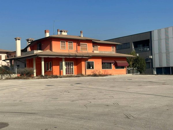 intera palazzina in vendita a Sarcedo