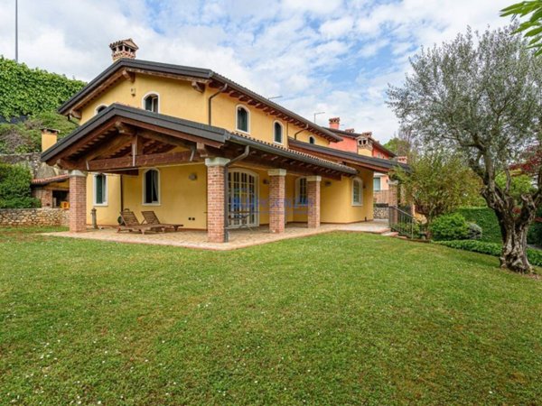 casa indipendente in vendita a Sarcedo
