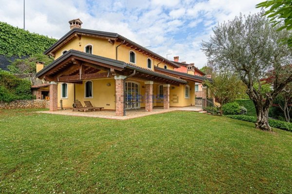 casa indipendente in vendita a Sarcedo
