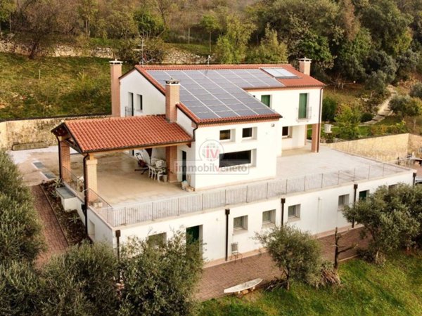 casa indipendente in vendita a Sarego