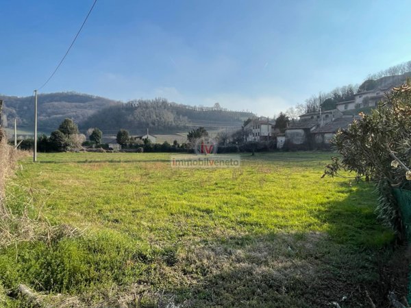 terreno edificabile in vendita a Sarego