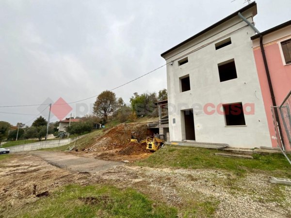 casa indipendente in vendita a Sarego