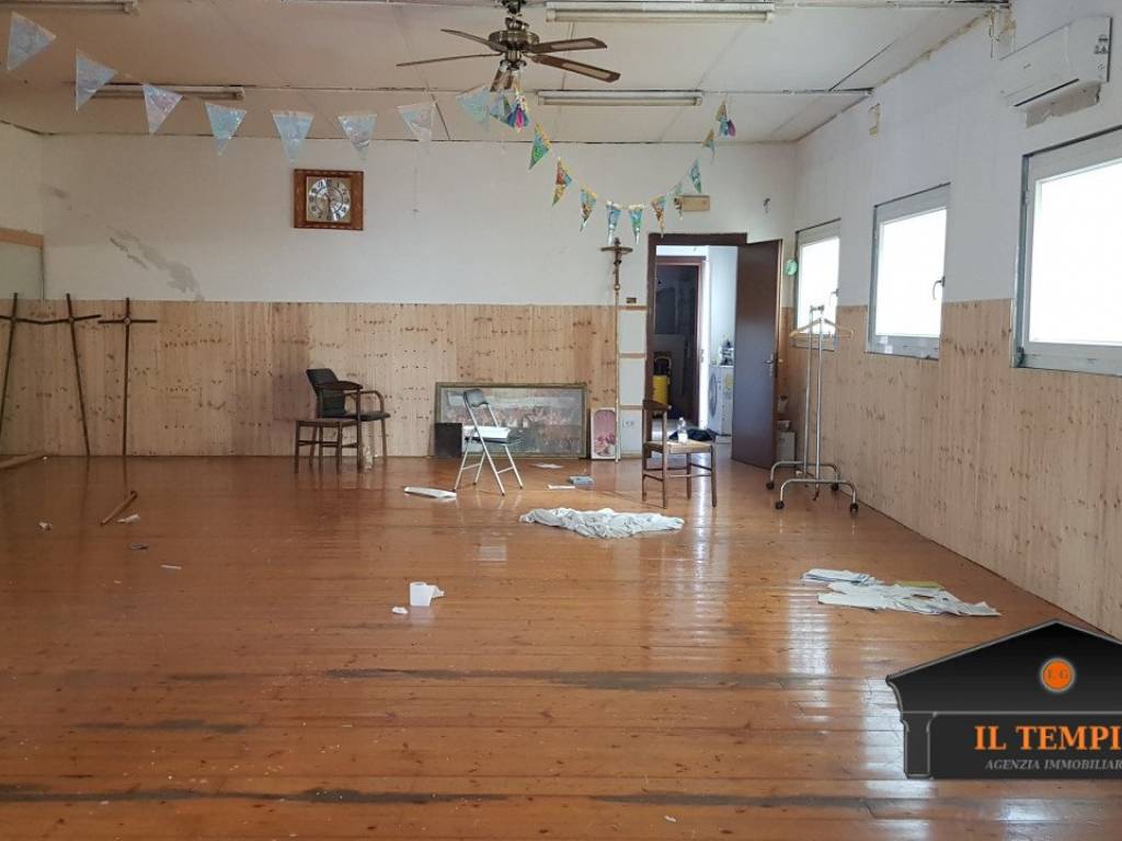 locale commerciale in vendita a Sarego in zona Meledo