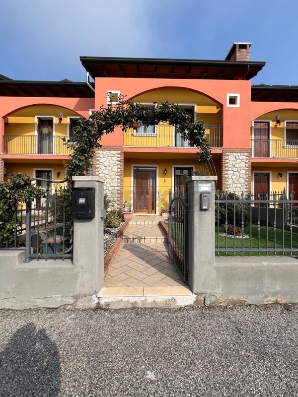 appartamento in vendita a Sarego in zona Monticello di Fara