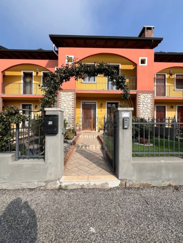 appartamento in vendita a Sarego in zona Monticello di Fara