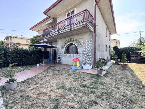 casa indipendente in vendita a Sarego in zona Meledo