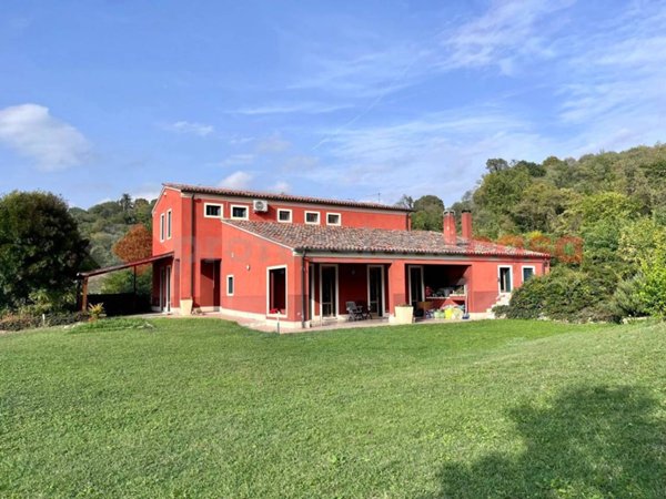 casa indipendente in vendita a Sarego