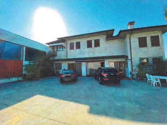 locale commerciale in vendita a Schiavon