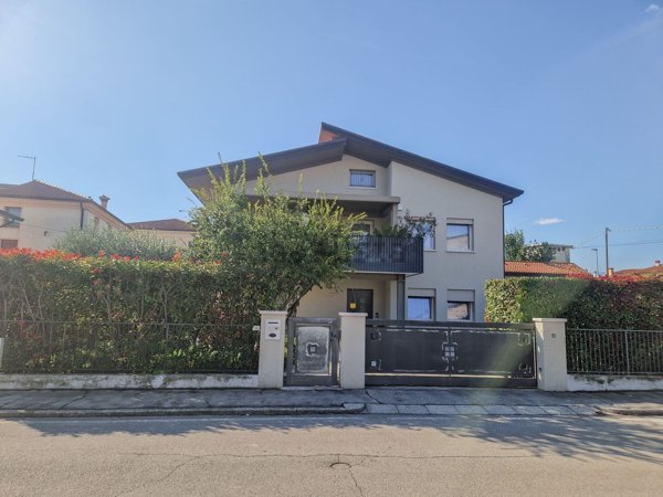 casa indipendente in vendita a Schiavon
