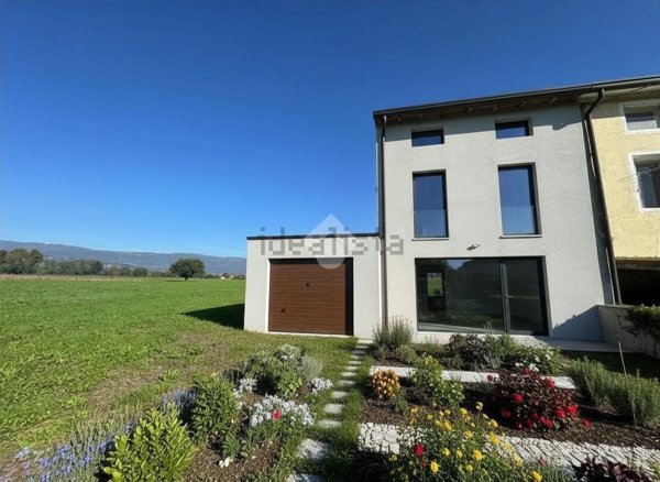 casale in vendita a Schiavon