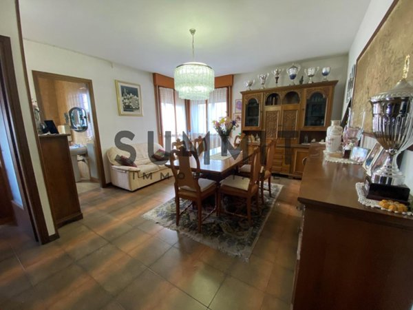 appartamento in vendita a Schio in zona Magrè