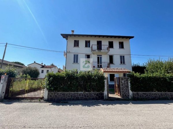 casa indipendente in vendita a Schio in zona Santa Croce