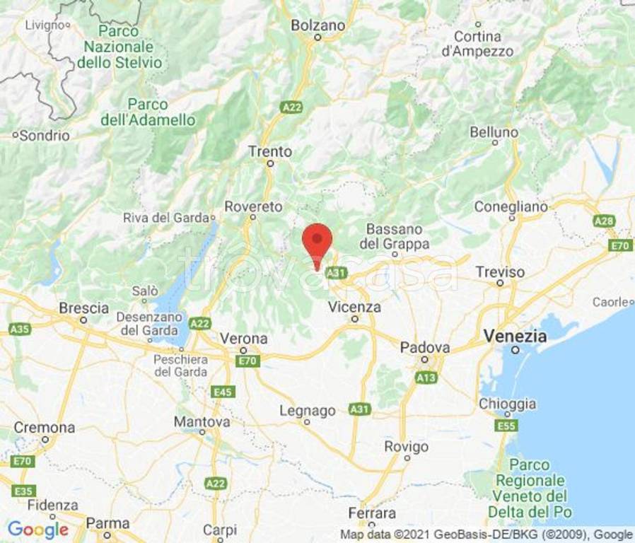negozio in vendita a Schio in zona Magrè