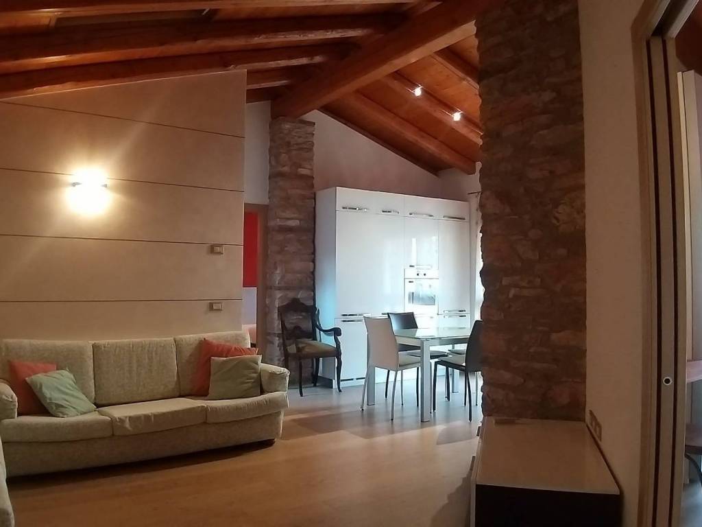 appartamento in vendita a Schio in zona Magrè