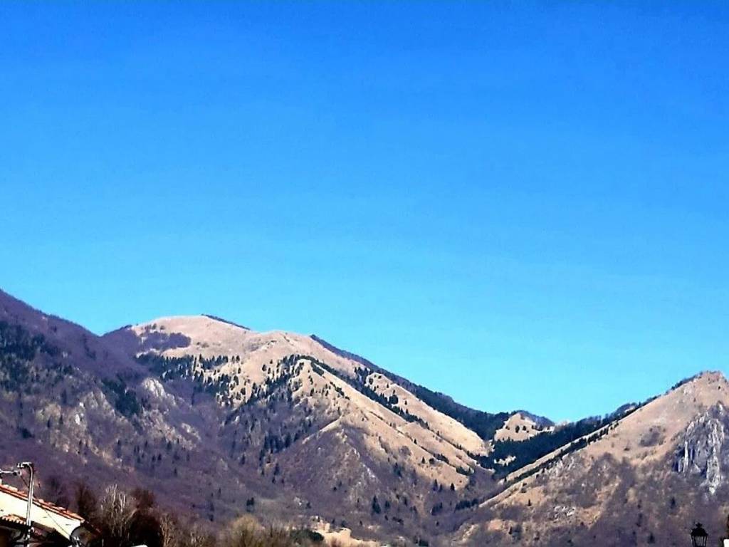 terreno edificabile in vendita a Schio in zona Tretto
