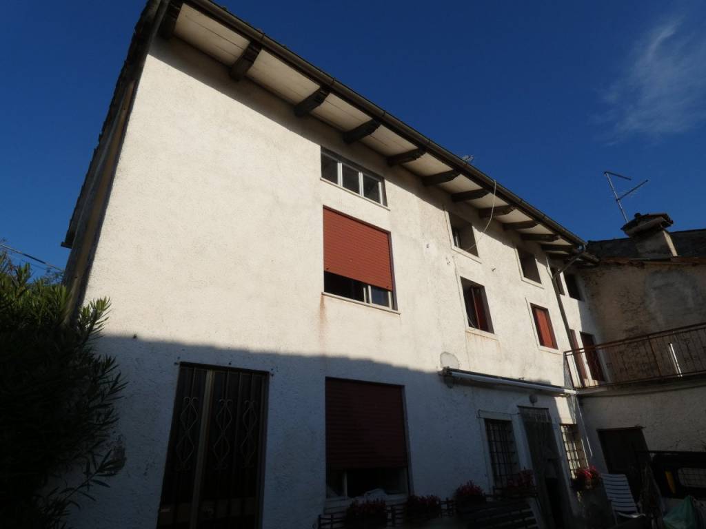 casa indipendente in vendita a Schio in zona Monte Magrè