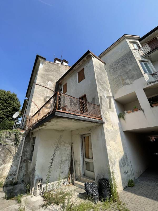 casa indipendente in vendita a Schio